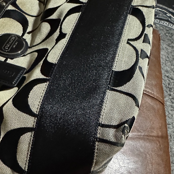 Coach Signature Black and Tan Tote - Picture 15 of 17